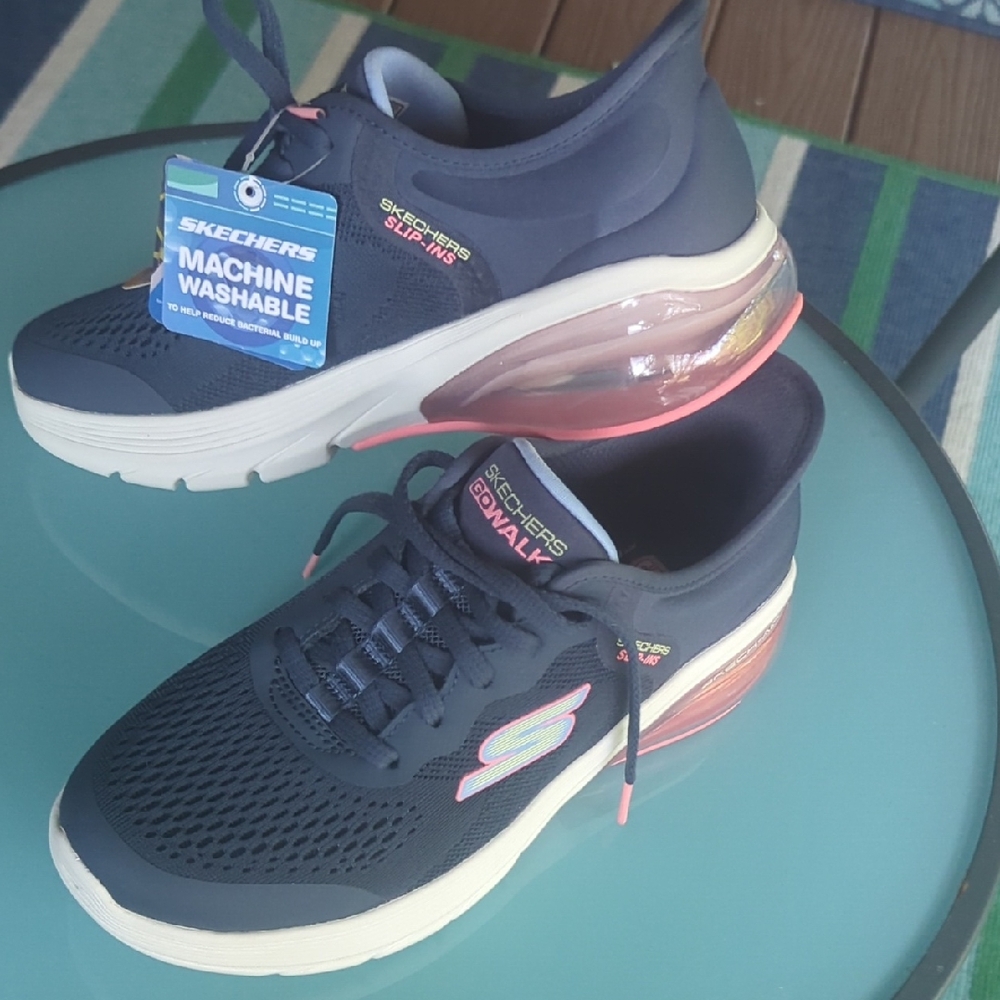 Skechers Women's Navy and Pink Slip-ins Air-Cushioned Sneakers